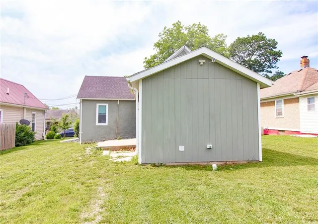 Homes for sale in Lexington, MO | 1830 Poplar St, Lexington, MO 64067 | MLS# 2625104