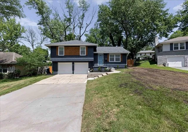1st image of 11207 Monroe Ct, Kansas City, MO 64137 | MLS# 2625121