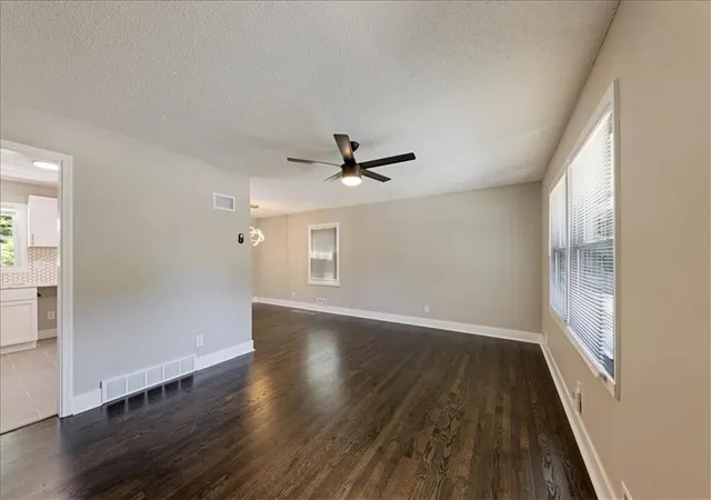 2nd image of 11207 Monroe Ct, Kansas City, MO 64137 | MLS# 2625121