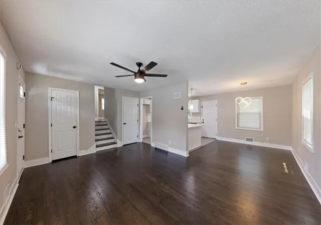 3rd image of 11207 Monroe Ct, Kansas City, MO 64137 | MLS# 2625121