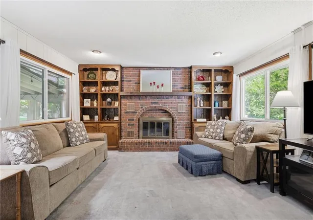 Homes for sale in Stilwell, KS | 15960 Nall Ave, Stilwell, KS 66085 | MLS# 2625124