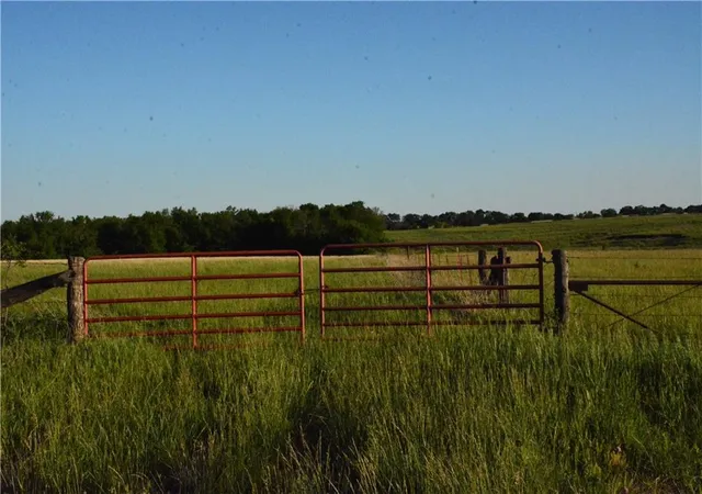 Homes for sale in Waverly, KS | 1673 17th Rd, Waverly, KS 66871 | MLS# 2625135