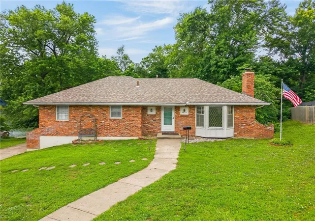 Photo 1 of Single family home for sale at 6832 Sterling Ave, Raytown, MO 64133 | MLS# 2625140 | Listing updated on 2026-09-06