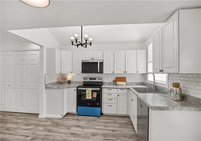 Photo 2 of Sale Pending at 1207 S 23rd Street, Saint Joseph, MO 64507 | MLS# 2625160 | Listing updated on 2026-08-31