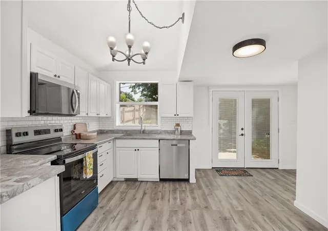 Photo 3 of Sale Pending at 1207 S 23rd Street, Saint Joseph, MO 64507 | MLS# 2625160 | Listing updated on 2026-08-31