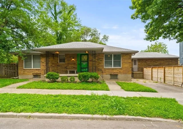 Photo 1 of Single family home for sale at 514 Forest Ave, Kansas City, MO 64106 | MLS# 2625179 | Listing updated on 2026-09-02
