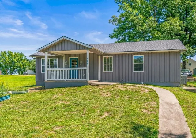 Homes for sale in Lexington, MO | 125 N 23rd St, Lexington, MO 64067 | MLS# 2625187