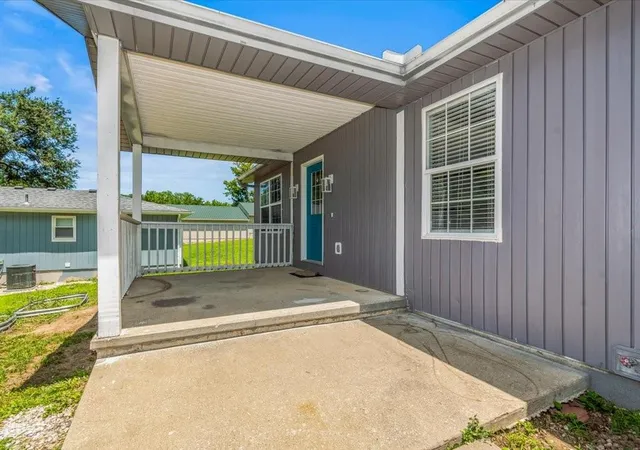 Homes for sale in Lexington, MO | 125 N 23Rd St, Lexington, MO 64067 | MLS# 2625187