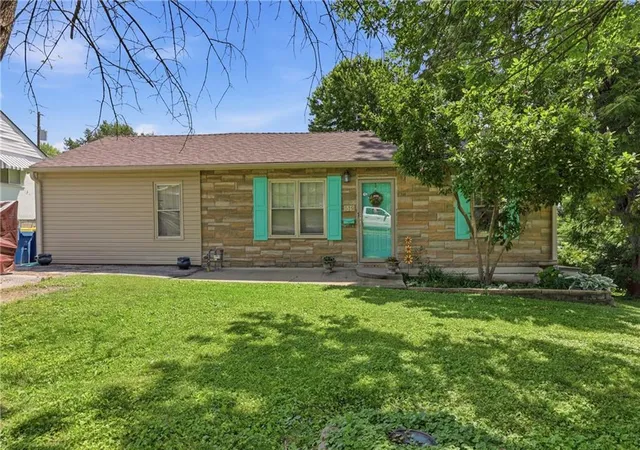 1st image of 519 S Willow Ave, Sugar Creek, MO 64053 | MLS# 2625199