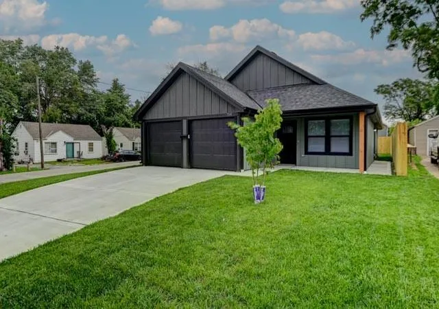 2nd image of 709 N Pearl St, Independence, MO 64050 | MLS# 2625252