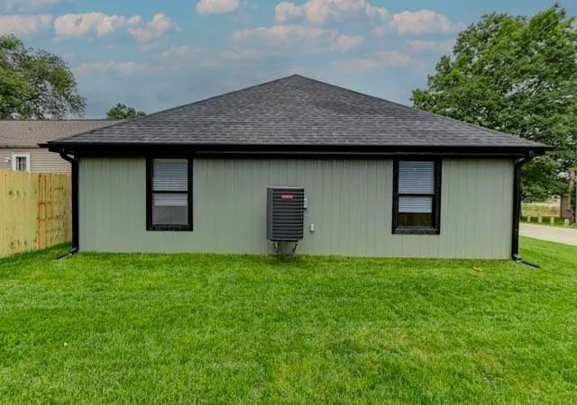 5th image of 709 N Pearl St, Independence, MO 64050 | MLS# 2625252
