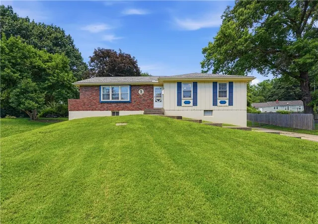 Homes for sale in Raytown, MO | 9700 E 82nd St, Raytown, MO 64138 | MLS# 2625254