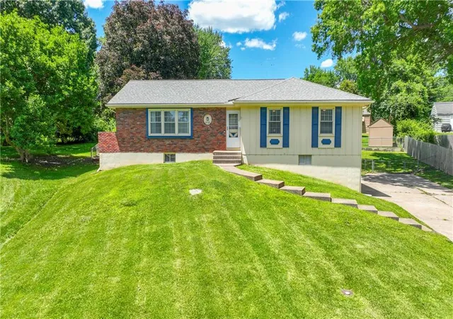 Homes for sale in Raytown, MO | 9700 E 82nd St, Raytown, MO 64138 | MLS# 2625254