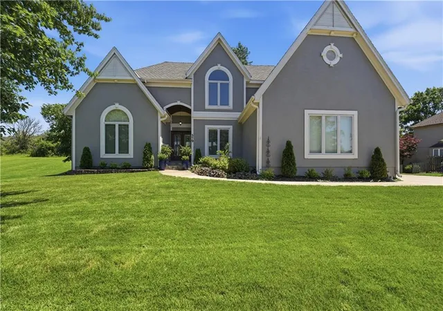 1st image of 579 N Winnebago Dr, Lake Winnebago, MO 64034 | MLS# 2625257