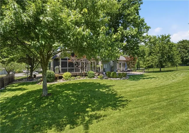 3rd image of 579 N Winnebago Dr, Lake Winnebago, MO 64034 | MLS# 2625257