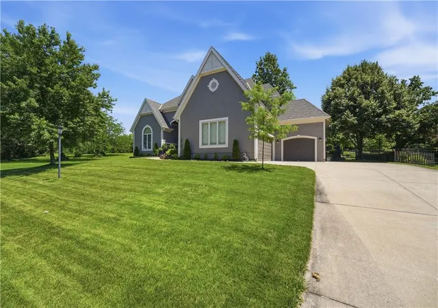 52nd image of 579 N Winnebago Dr, Lake Winnebago, MO 64034 | MLS# 2625257
