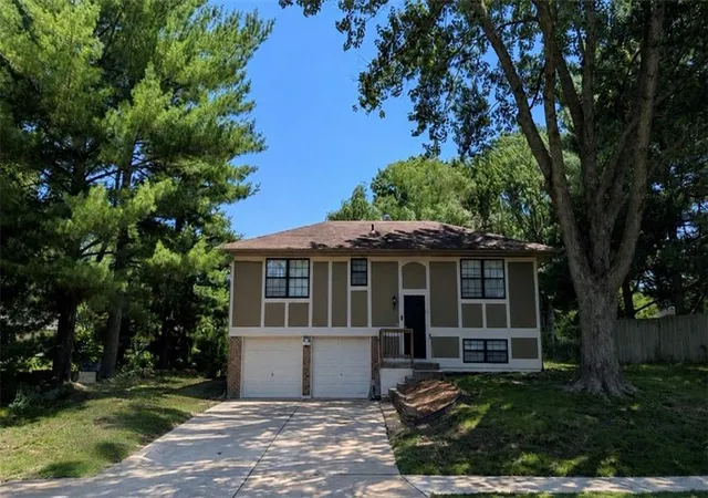 Homes for sale in Blue Springs, MO | 2608 Se 4th St, Blue Springs, MO 64014 | MLS# 2625258