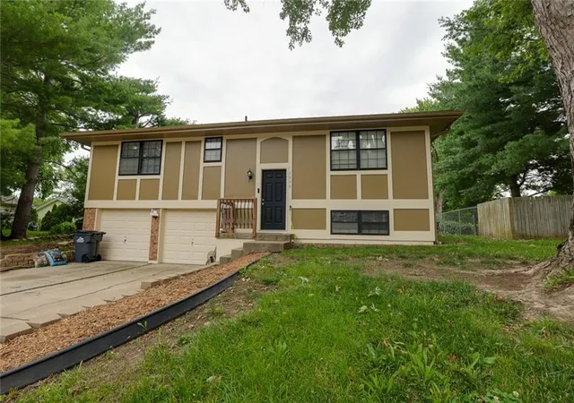 Homes for sale in Blue Springs, MO | 2608 Se 4th St, Blue Springs, MO 64014 | MLS# 2625258