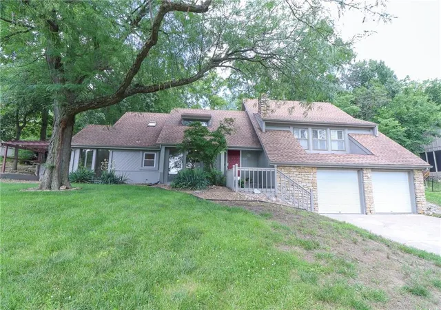Homes for sale in Stilwell, KS | 16015 Meadow Ln, Stilwell, KS 66085 | MLS# 2625269