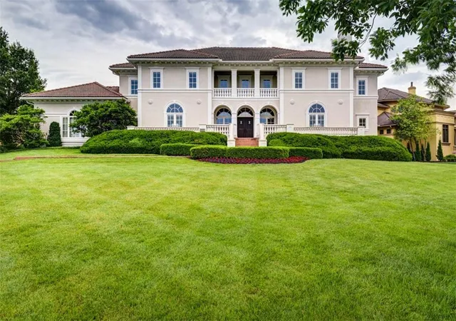3rd image of 11125 Brookwood St, Leawood, KS 66211 | MLS# 2625284