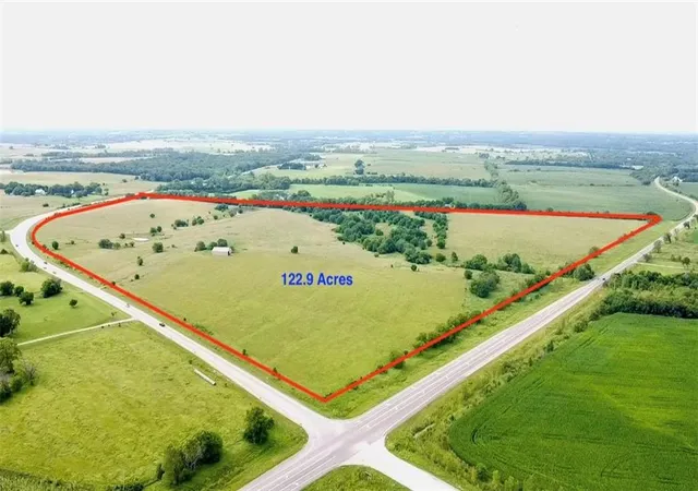 1st image of 1229 Acres 222nd St, Tonganoxie, KS 66086 | MLS# 2625285