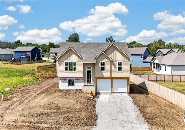 Photo 1 of Single family home for sale at 11208 207th Street, Peculiar, MO 64078 | MLS# 2625294 | Listing updated on 2026-09-02