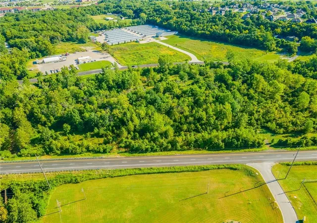 4th image of 20301-20401 E Us 40 Hwy, Blue Springs, MO 64015 | MLS# 2625305