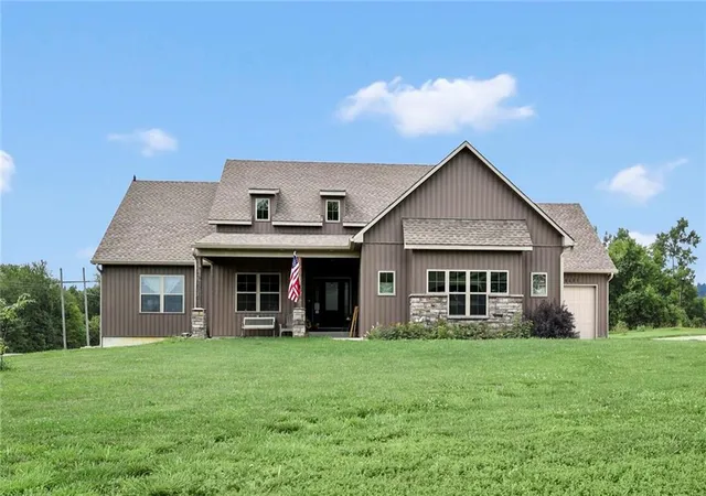1st image of 26401 E 267th St, Harrisonville, MO 64701 | MLS# 2625306