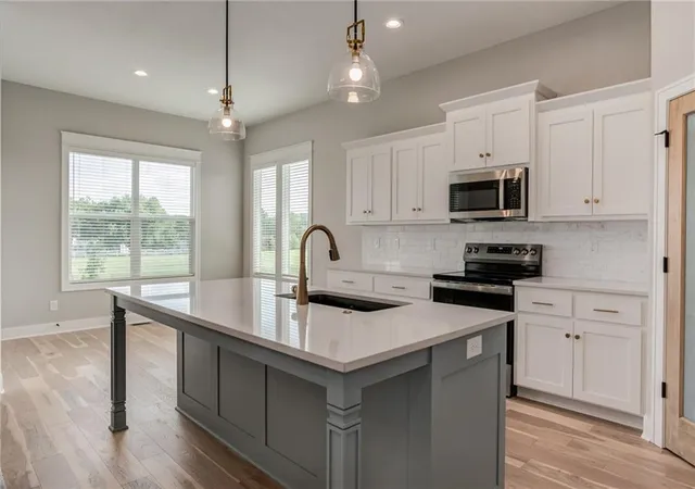 4th image of 18722 W 169Th Ter, Olathe, KS 66062 | MLS# 2625325