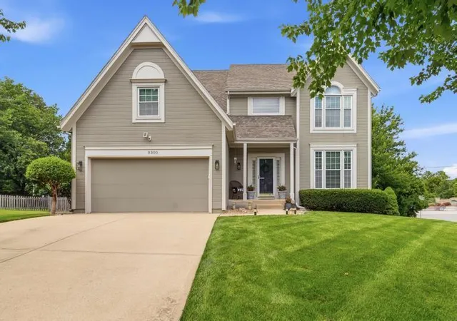 1st image of 8300 W 143rd Ter, Overland Park, KS 66223 | MLS# 2625327