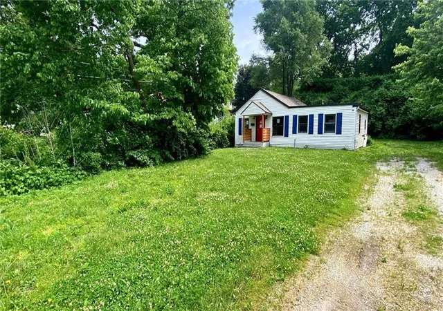 Homes for sale in Kansas City, MO | 6013 College Ave, Kansas City, MO 64130 | MLS# 2625336