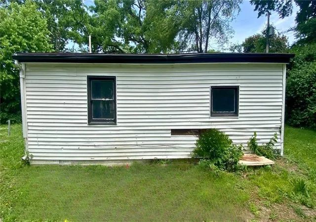 Homes for sale in Kansas City, MO | 6013 College Ave, Kansas City, MO 64130 | MLS# 2625336