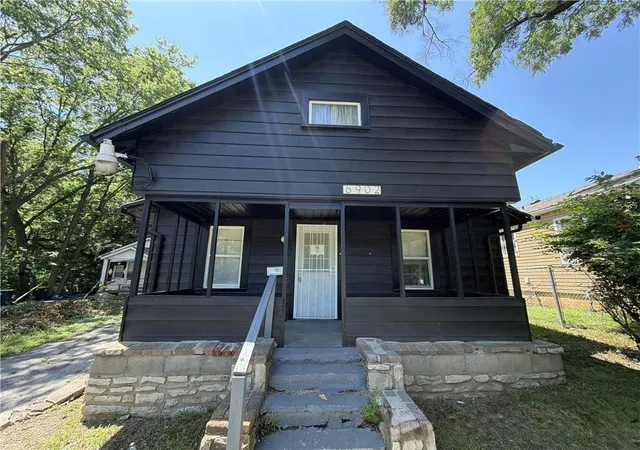 Photo 2 of Single family home for sale at 6902 Bellefontaine Ave, Kansas City, MO 64132 | MLS# 2625340 | Listing updated on 2026-09-02