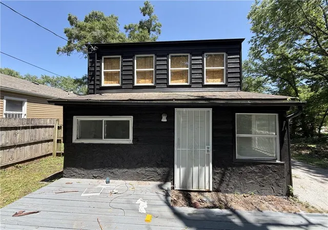 Photo 5 of Single family home for sale at 6902 Bellefontaine Ave, Kansas City, MO 64132 | MLS# 2625340 | Listing updated on 2026-09-02
