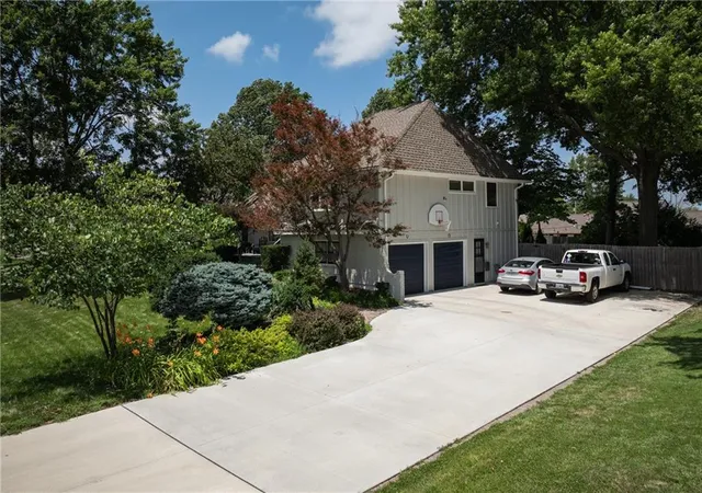 3rd image of 16516 E George Franklyn Dr, Independence, MO 64055 | MLS# 2625348