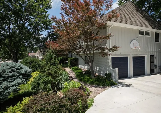 4th image of 16516 E George Franklyn Dr, Independence, MO 64055 | MLS# 2625348