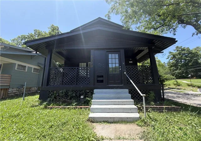 Photo 1 of Single family home for sale at 5700 Euclid Ave, Kansas City, MO 64130 | MLS# 2625350 | Listing updated on 2026-09-02