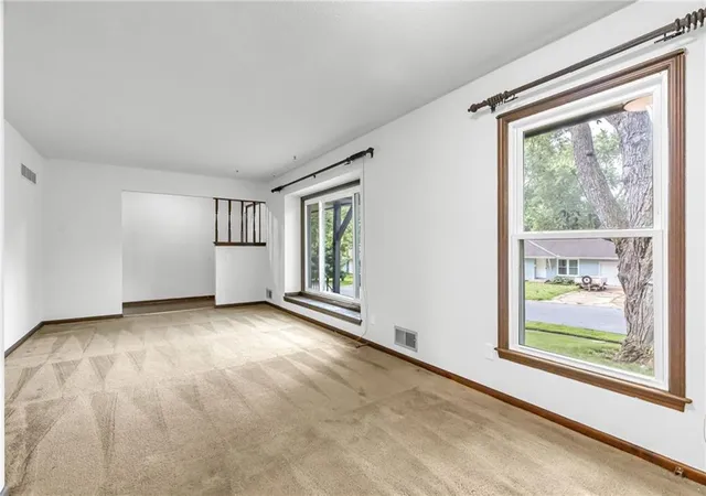 4th image of 8800 Mcelroy Rd, Kansas City, MO 64134 | MLS# 2625358
