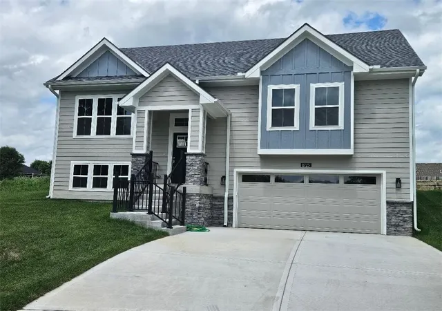 1st image of 1723 92nd Ter N, Kansas City, KS 66112 | MLS# 2625361