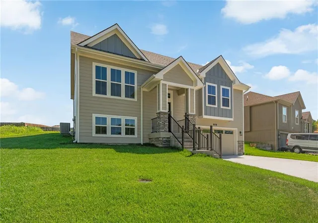 3rd image of 1723 92Nd Ter N, Kansas City, KS 66112 | MLS# 2625361