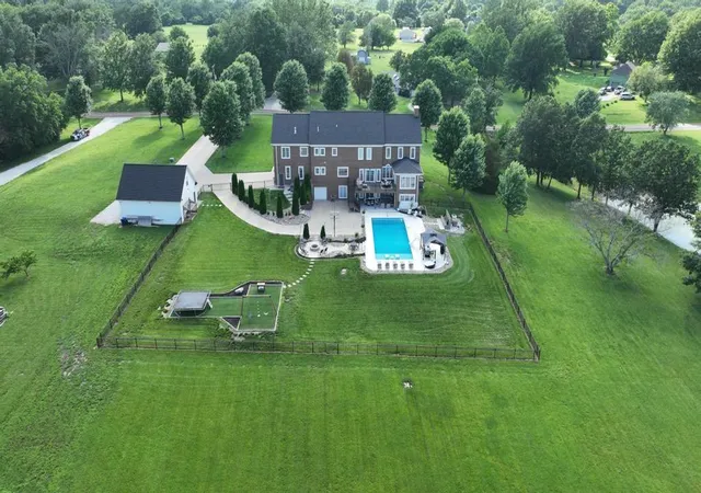 3rd image of 6917 S Arnett Rd, Grain Valley, MO 64029 | MLS# 2625378