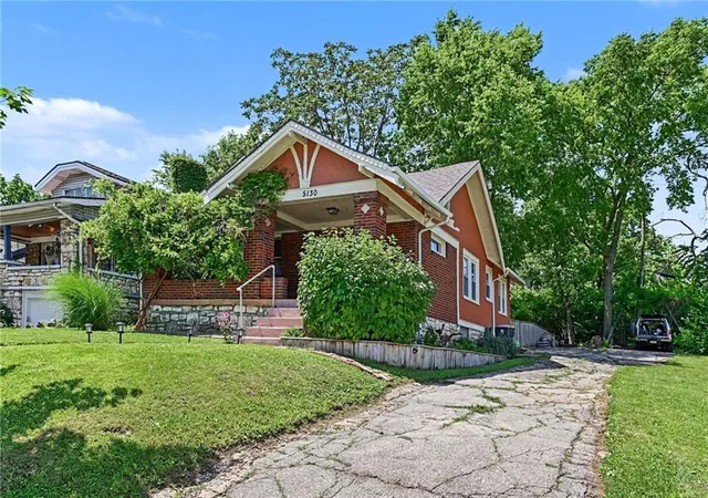 Photo 3 of Single family home for sale at 5130 Brookwood Ave, Kansas City, MO 64110 | MLS# 2625379 | Listing updated on 2026-08-28