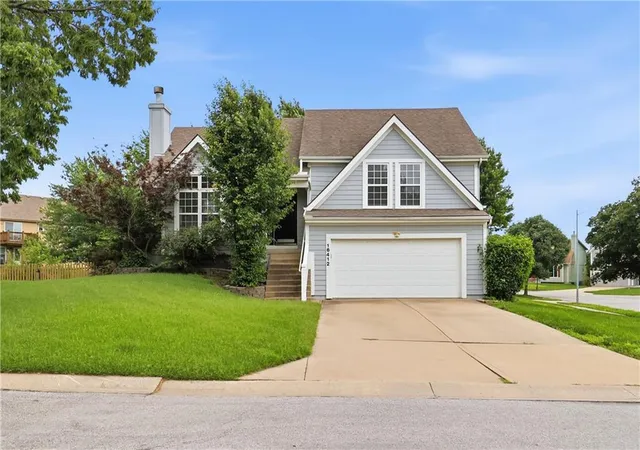 1st image of 16412 W 157th Ter, Olathe, KS 66062 | MLS# 2625383