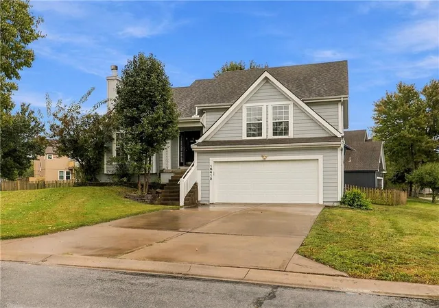 Photo 3 of Single family home for sale at 16412 W 157th Terrace, Olathe, KS 66062 | MLS# 2625383 | Listing updated on 2026-09-27