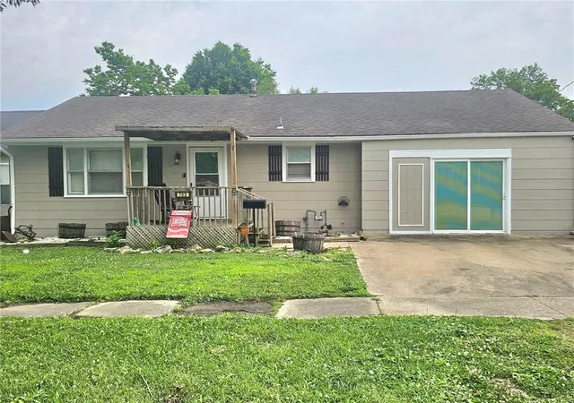 Homes for sale in Windsor, MO | 703 W Benton St, Windsor, MO 64360 | MLS# 2625391