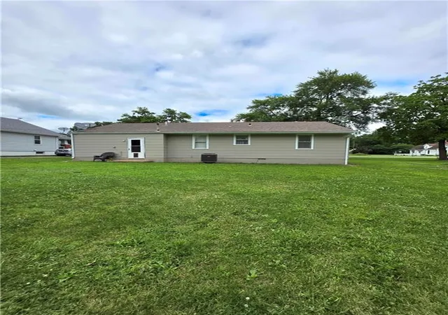 Homes for sale in Windsor, MO | 703 W Benton St, Windsor, MO 64360 | MLS# 2625391