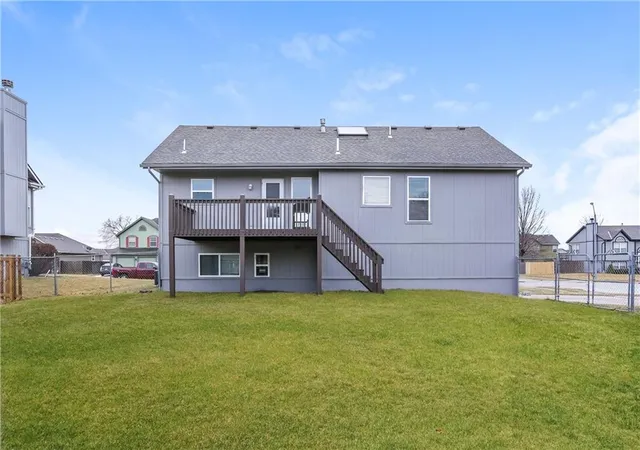 15th image of 502 Sunny Ln, Raymore, MO 64083 | MLS# 2625395