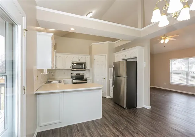 5th image of 502 Sunny Ln, Raymore, MO 64083 | MLS# 2625395