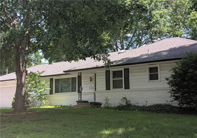 Homes for sale in Raytown, MO | 10500 E 79th Ter, Raytown, MO 64138 | MLS# 2625400
