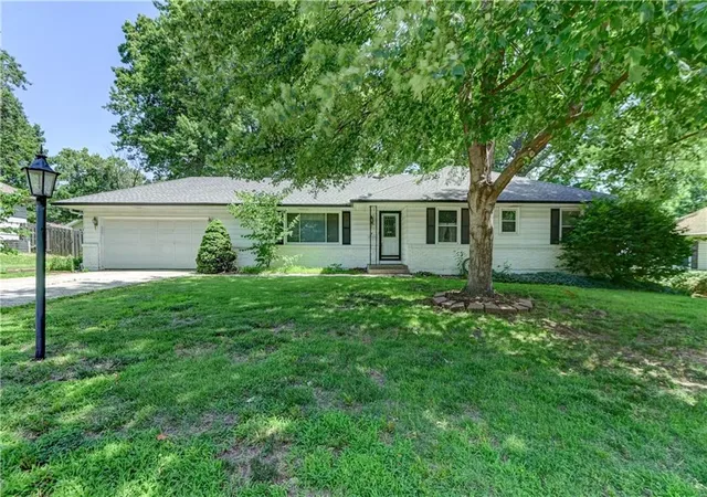 Homes for sale in Raytown, MO | 10500 E 79th Ter, Raytown, MO 64138 | MLS# 2625400